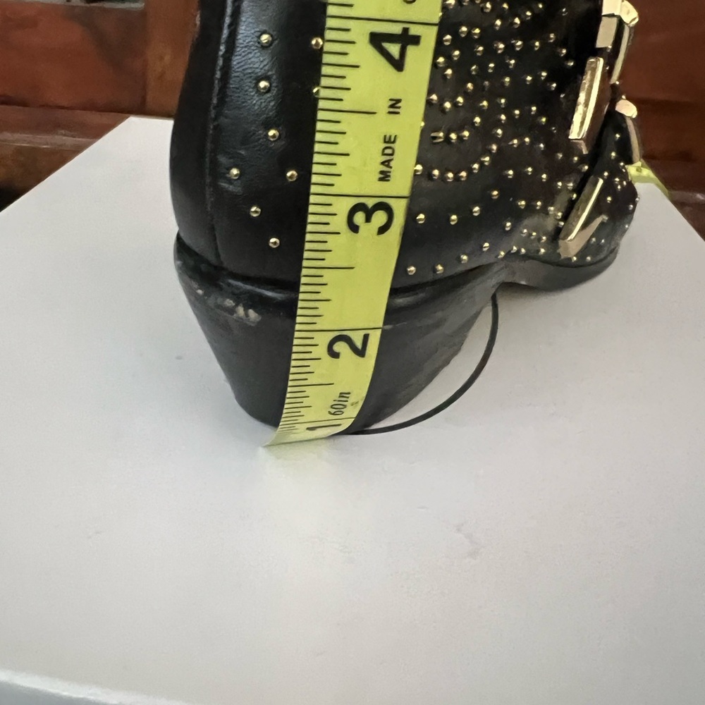 Steve Madden “Madhouse” Buckle Black Leather Gold Studded Ankle Boots Size 6.5! - Picture 10 of 14